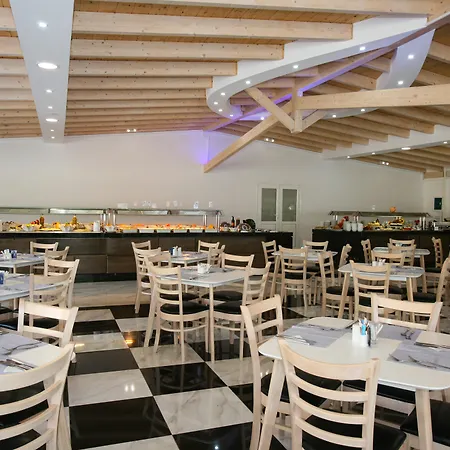 酒店 Saint George Palace 4*
