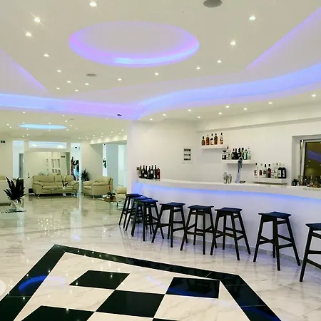 酒店 Saint George Palace 4*