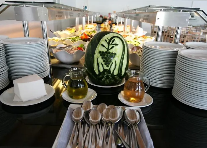 酒店 Saint George Palace 圣佐治欧斯帕贡